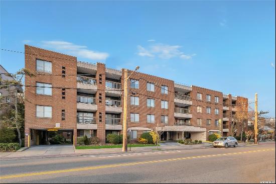 376 Central Avenue #3L, Lawrence NY 11559