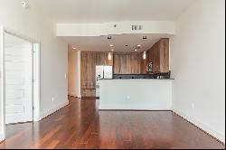 Stunning Condo Rental In Sought-After Midtown High-Rise!