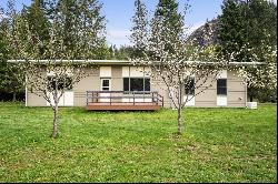 Cabins by the Clark Fork