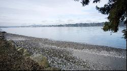 3939 Beach Dr E, Port Orchard, WA 98366