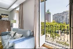 Brand-new luxury in the exclusive Plaza de la Villa de Paris