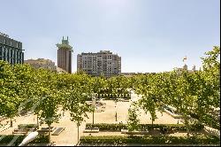 Brand-new luxury in the exclusive Plaza de la Villa de Paris