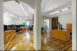 Stylish office in Almagro