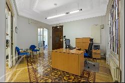 Stylish office in Almagro