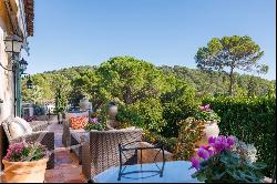 Superb Provencal property - Golf view