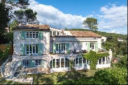 Superb Provencal property - Golf view