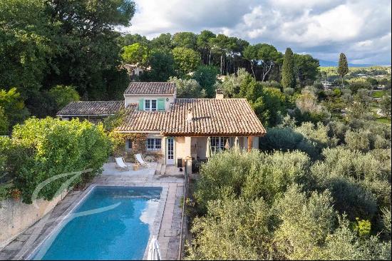 Provencal villa with village view and construction project