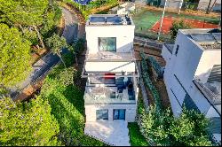 Detached house with sea views near Llafranc