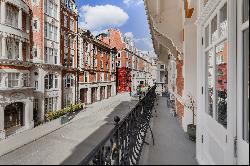 Beautiful apartment tucked away in the heart of Knightsbridge