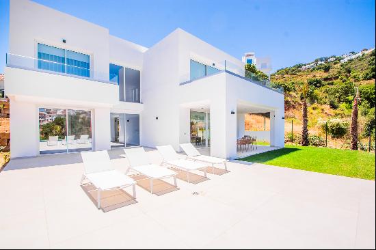 Modern Villa in La Mairena.