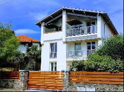 BIARRITZ, PANORAMIC VIEW OF THE GOLF COURSE, BEAUTIFUL HOUSE OF 416 sqm WITH HEATED POOL