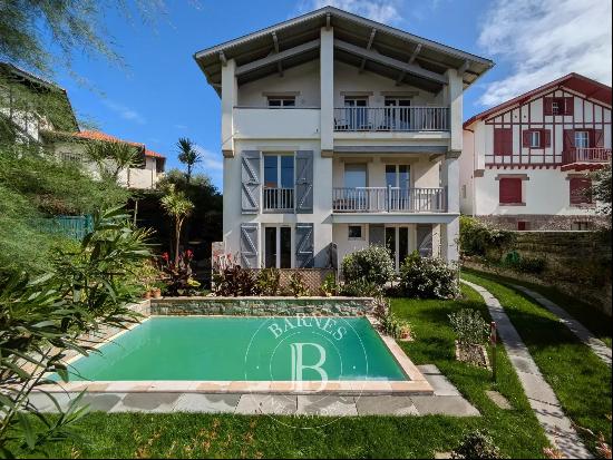 BIARRITZ, PANORAMIC VIEW OF THE GOLF COURSE, BEAUTIFUL HOUSE OF 416 sqm WITH HEATED POOL