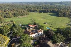 Property with 10 HA View - 30 Minutes from Bordeaux - John Taylor Bordeaux