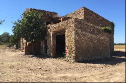 Historic Catalan Farmhouse with Expansion Potential in Casavells