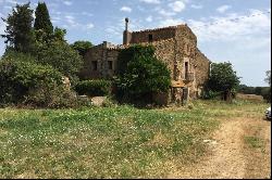 Historic Catalan Farmhouse with Expansion Potential in Casavells