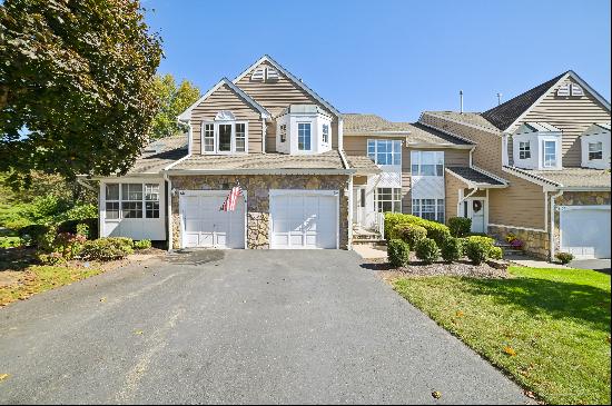 64 Knoll Court, Long Hill, NJ 07946