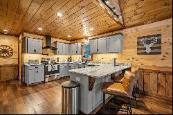 Contemporary Rustic Lodge Minutes From Downtown Blue Ridge