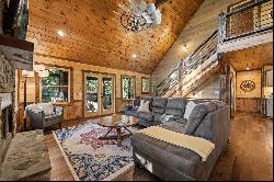 Contemporary Rustic Lodge Minutes From Downtown Blue Ridge