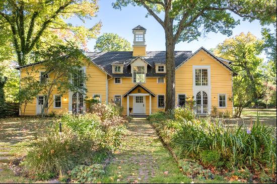 The Yellow House in Snedens Landing