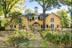 The Yellow House in Snedens Landing