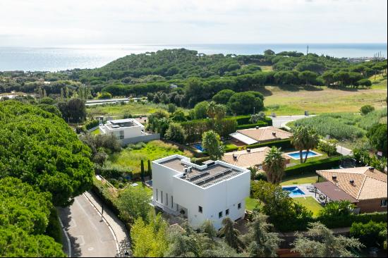 Cubic style house with swimming pool in Sant Vicenç de Montalt - Costa BCN