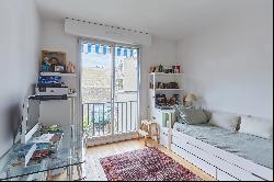 Paris 16th District - A bright 3-bed apartment