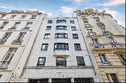 Paris 7th District – A 3-bed apartment with a terrace