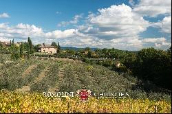 COUNTRY HOUSE OVERLOOKING SAN GIMIGNANO FOR SALE IN TUSCANY