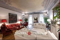 LUXURY APARTMENT WITH TERRACE FOR SALE IN SANTO SPIRITO, FLORENCE