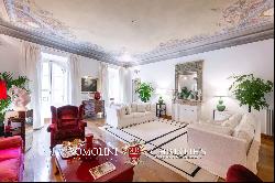 LUXURY APARTMENT WITH TERRACE FOR SALE IN SANTO SPIRITO, FLORENCE