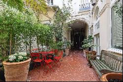 Paris 3rd - Haut Marais - Charming little house with terrace