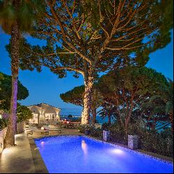 Luxury villa in Cannes: Panoramic sea views in a private estate