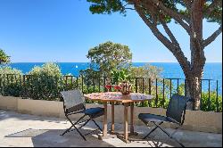 Luxury villa in Cannes: Panoramic sea views in a private estate