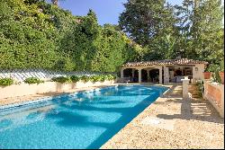 Magnificent property near the authentic and charming village of Le Cannet