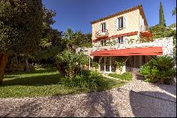 Magnificent property near the authentic and charming village of Le Cannet