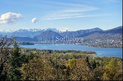 Inviting 1960s villa overlooking Lake Varese