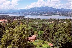 Inviting 1960s villa overlooking Lake Varese