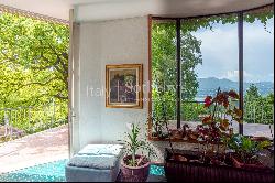 Inviting 1960s villa overlooking Lake Varese