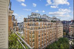 Apartment in Neuilly sur Seine - Townhall