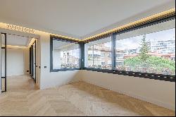 High renovated apartment with terrace in Pedralbes