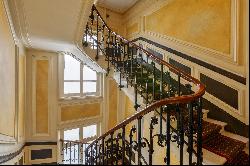 Family and recptional apartment with balconies