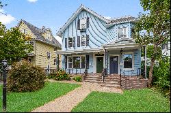 Gorgeously renovated 2 bedroom 1.5 Bath duplex in the heart of Pelham!