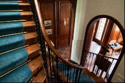 1850 town house steeped in history