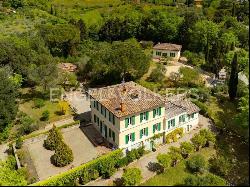 Historical Villa with a beautiful view on Siena