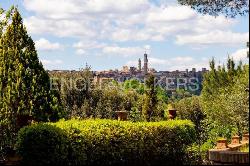 Historical Villa with a beautiful view on Siena