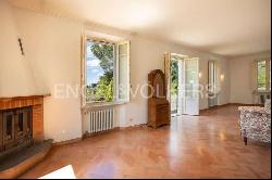 Historical Villa with a beautiful view on Siena