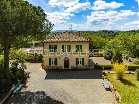 Historical Villa with a beautiful view on Siena