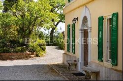 Historical Villa with a beautiful view on Siena