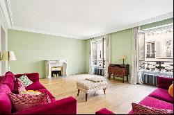 Paris VI - Beaux-Arts - Elegant turnkey apartment, three bedrooms