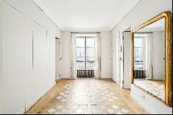 Paris VI - Beaux-Arts - Elegant turnkey apartment, three bedrooms